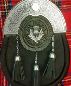 Thistle Badge Black Calfskin Sporran